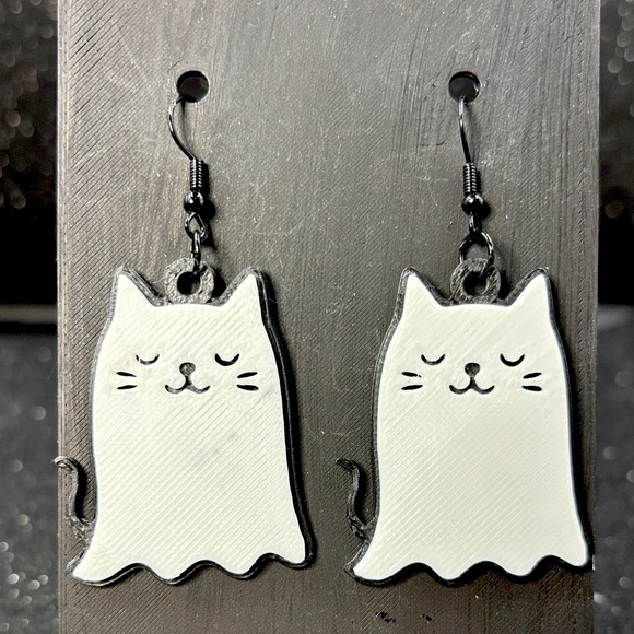 👻 Ghost Cat Earrings – Spooky Cute Halloween Dangle Jewelry - Picture 1 of 4